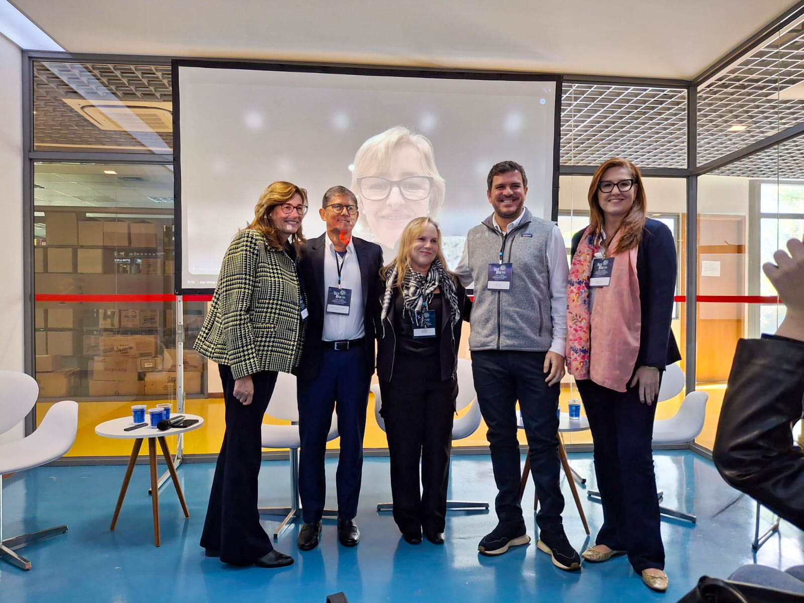 Participantes de mesa no SCIBIZ 2026